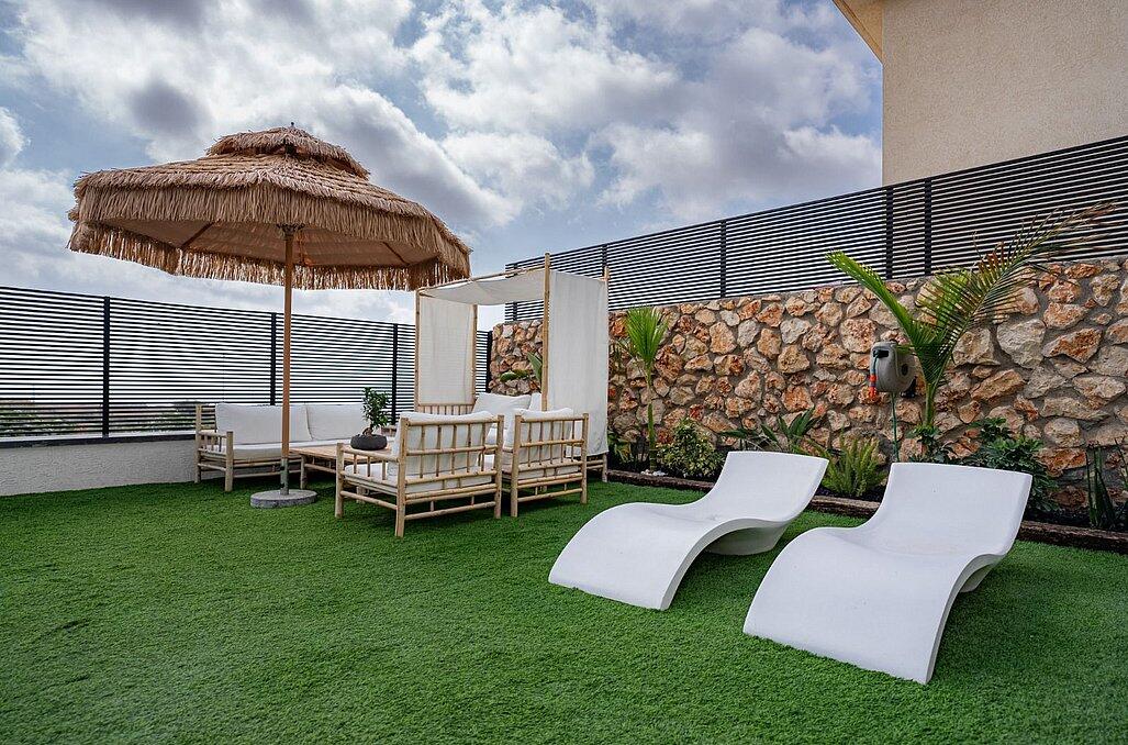 כינר סוויטות יוקרה - פינות ישיבה ושמשיות