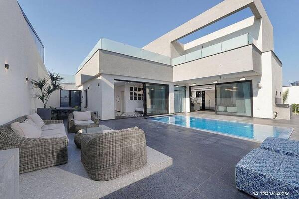 וילה אריא סינמה