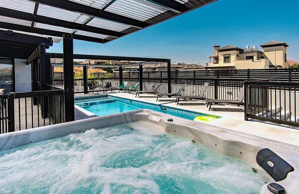 וילה מיכליס