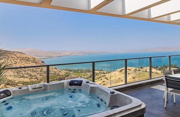 רויאל פנטהאוז על הכנרת